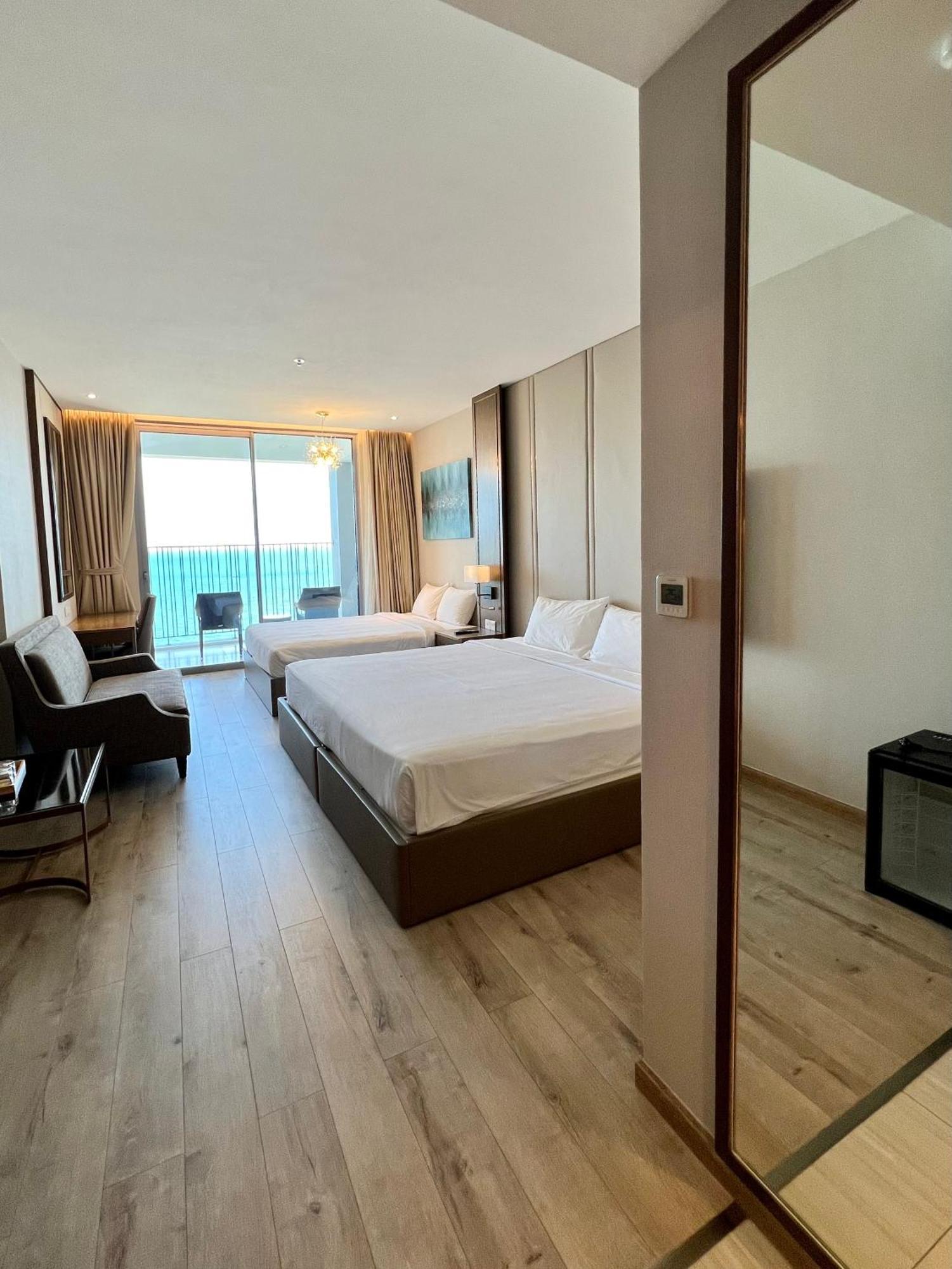 Panorama Sky Blue Nha Trang Aparthotel Buitenkant foto